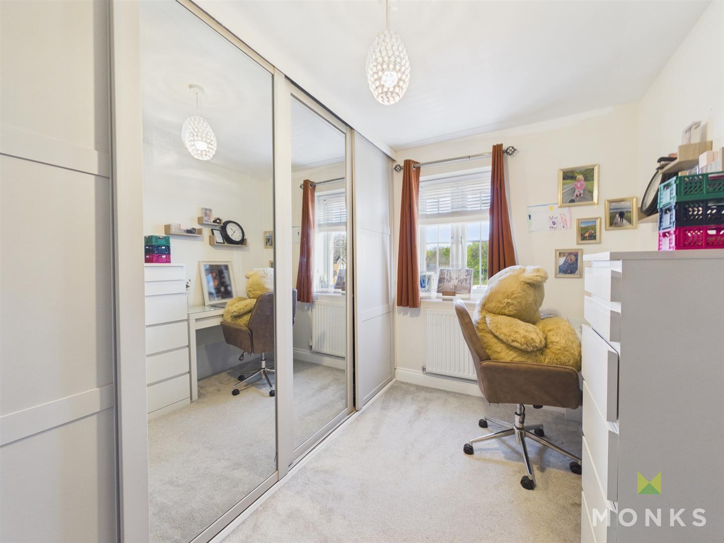 5 Lawford Gardens, Oswestry, SY11 3GX For Sale